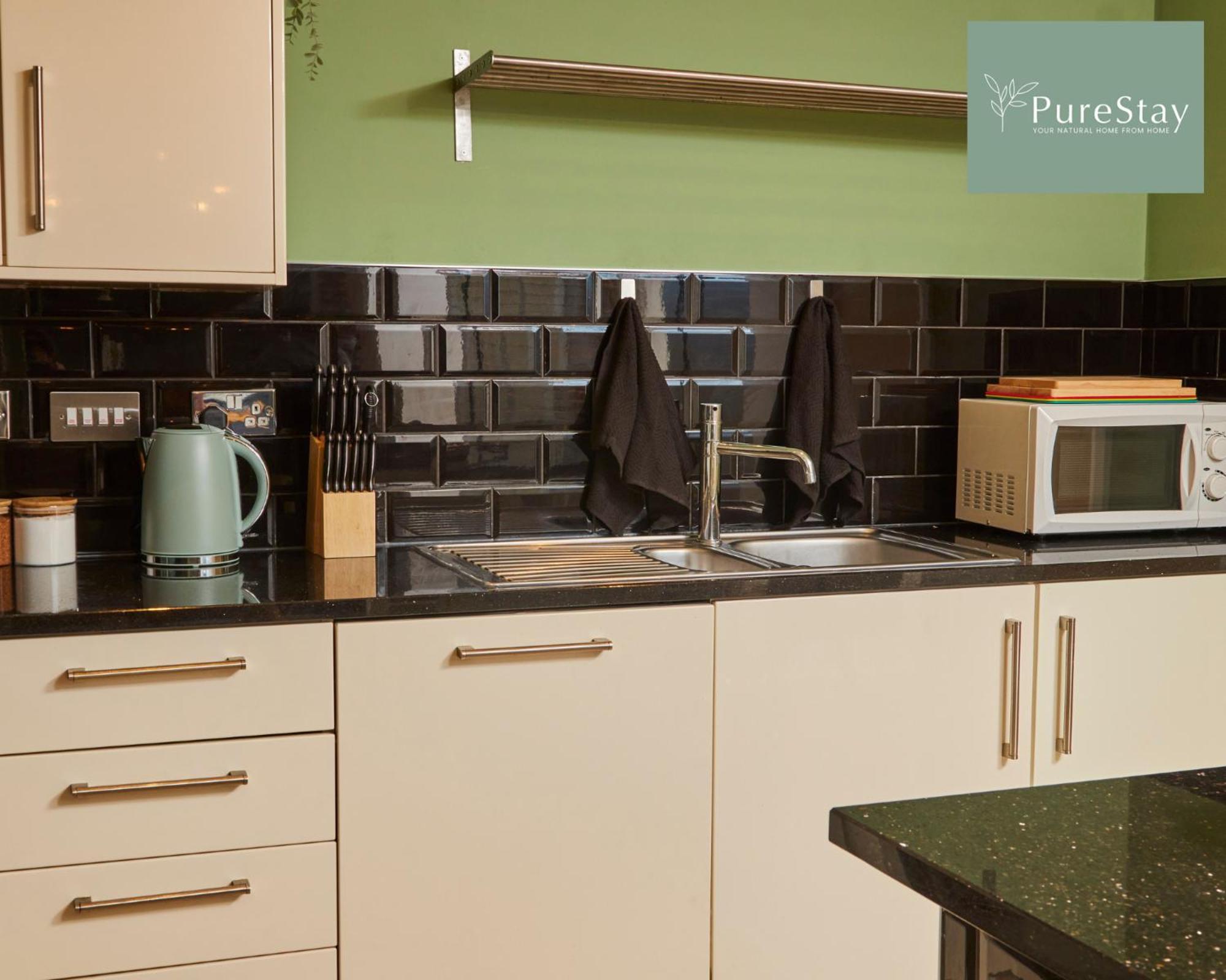 Superb House Manchester Near Etihad With Free Parking Sleeps 8 外观 照片