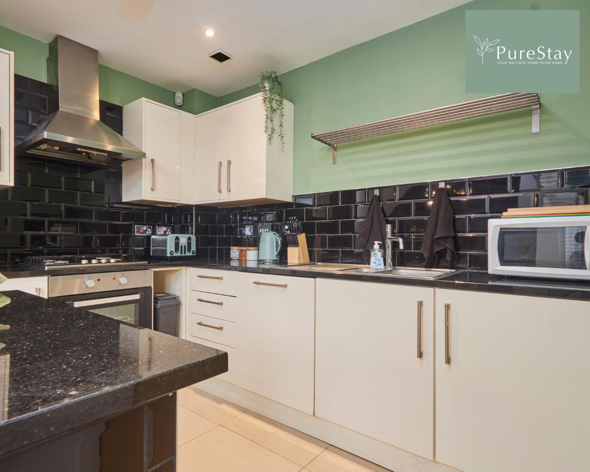 Superb House Manchester Near Etihad With Free Parking Sleeps 8 外观 照片